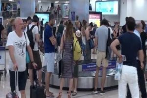 Atat&uuml;rk Havalimanı'nda bagaj kavgası
