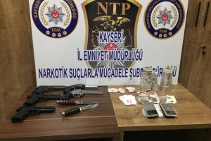 Kayseri'de uyuşturucu operasyonu: 11 g&ouml;zaltı