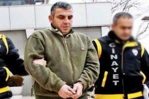 Bursa'da arkadaşını doğrayan sanığa hakimden fır&ccedil;a