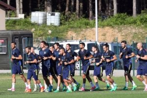 Fenerbah&ccedil;e hazırlıklarını s&uuml;rd&uuml;r&uuml;yor