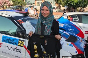 Aracı yanan rallici Burcu &Ccedil;etinkaya o anları anlattı