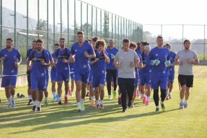 Karab&uuml;kspor Bolu'da g&uuml;&ccedil; depoluyor