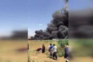 Suriyelilerin kaldığı kampta yangın: 3 &ouml;l&uuml;