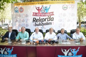 Bursa'da d&uuml;nyanın en b&uuml;y&uuml;k horon halkası rekor denemesi yapılacak