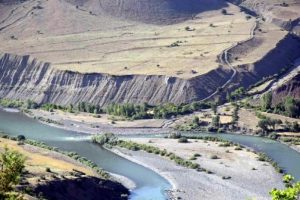 Murat Nehri'nde akıntıya kapılan 8 yaşındaki Nergiz aranıyor