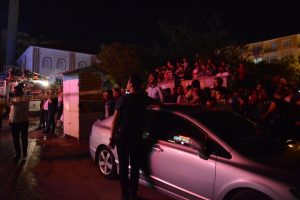 &Ccedil;atıya &ccedil;ıkan vatandaş polise zor anlar yaşattı