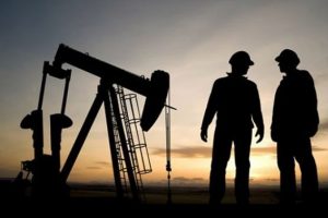 Petrol&uuml;n varil fiyatı 49 dolar eşiğinde işlem g&ouml;r&uuml;yor