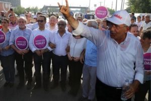 Kılı&ccedil;daroğlu'ndan provokasyon uyarısı