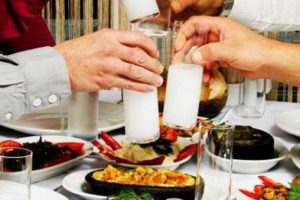 Rakıya 4.3 liralık &Ouml;TV zammı!