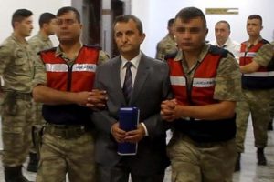 Darbeci generalden porno filmli savunma