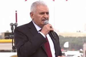 Başbakan Yıldırım'dan Kılı&ccedil;daroğlu'na: Gel bu sevdadan vazge&ccedil;