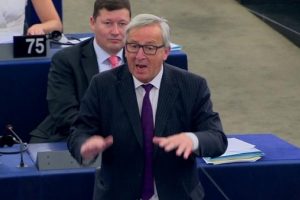 Juncker'den sert tepki: Merkel olsa gelirdiniz