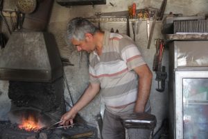 Bı&ccedil;ak&ccedil;ılardan bin 400 derece sıcağa leğenli &ccedil;&ouml;z&uuml;m