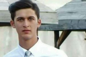 &Uuml;niversite masrafını karşılamak i&ccedil;in &ccedil;alıştığı inşaattan d&uuml;ş&uuml;p &ouml;ld&uuml;