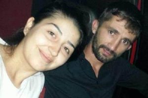 Kendisini aldatan eşini bı&ccedil;aklayan kadın: Sa&ccedil;ımdan tutup, s&uuml;rekli yumruk attı