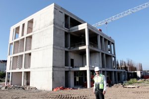 Bursa'da hastane binası hızla y&uuml;kseliyor