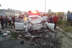 Feci kaza: 1 &ouml;l&uuml;, 8 yaralı