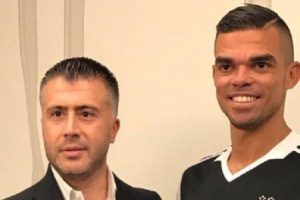 Pepe, Beşiktaş formasıyla poz verdi