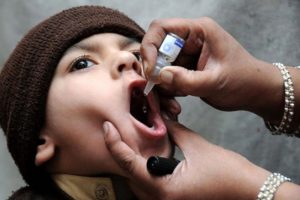 Pakistan'da milyonlarca &ccedil;ocuğa "&ccedil;ocuk felci" aşısı