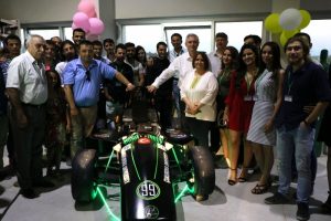 M&uuml;hendislik &ouml;ğrencileri elektrikli araba &uuml;retti
