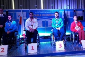 Bursalı sporcu tekerlekli sandalye fl&ouml;rede d&uuml;nya şampiyonu oldu