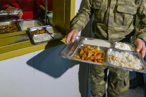 'Yemek ihalelerinde en ucuz şartının aranması yanlış'