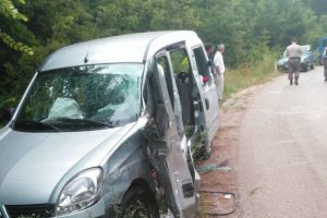Bursa'da tır ile hafif ticari ara&ccedil; &ccedil;arpıştı: 1 &ouml;l&uuml;, 3 yaralı