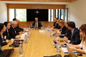 Akıncı m&uuml;zakere heyeti ile bir araya geldi
