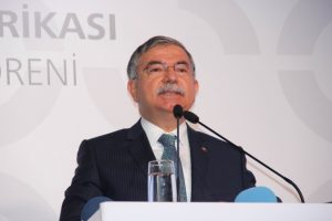 Milli Eğitim Bakanı Yılmaz: "OECD &uuml;lkelerinde 5.2, bizde 5.8"