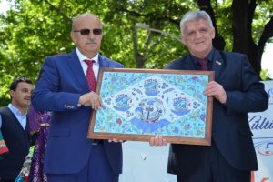 Bursa İznik Belediyesi Avrupa'da 60 &ccedil;ocuğu s&uuml;nnet ettiriyor