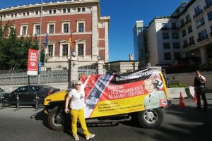 &Uuml;nl&uuml; menajerden Almanya'ya ilgin&ccedil; protesto