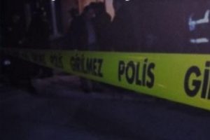Tartıştığı babasını tabancayla vurdu