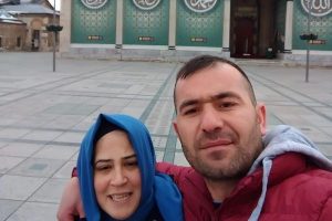 Cezaevinden izinli &ccedil;ıktı, karısının boğazını kesti