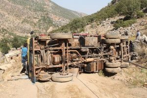 Orta Afrika Cumhuriyeti'nde kamyon devrildi: 77 &ouml;l&uuml;