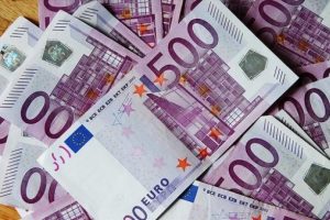 Euro son 6 ayın zirvesinde!