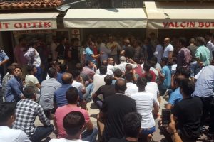 Kuşadası bir anda karıştı! AVM'ye sığındılar
