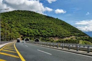 Yunanistan borcundan kurtulmak i&ccedil;in yollarını satıyor