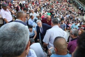 T&ouml;rende bayılan veliye ilk m&uuml;dahale rekt&ouml;rden