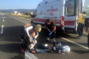 Motosiklet ile otomobil &ccedil;arpıştı: 1 yaralı