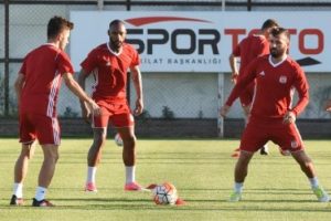 Sivasspor, yeni sezon hazırlıklarını s&uuml;rd&uuml;r&uuml;yor