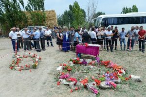 Azerbaycan'da saldırının ardından h&uuml;z&uuml;n ve &ouml;fke hakim