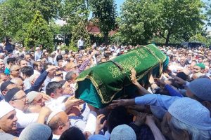 Seyyid Salih Geylani dualarla defnedildi