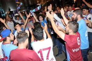 Atat&uuml;rk Havalimanı'nda Kucka n&ouml;beti
