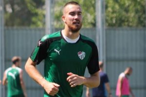 Bursaspor'da kaptan Harun antrenmana katıldı