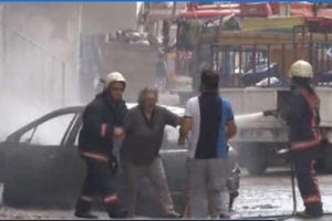 Cinnet getirip ara&ccedil; yakan silahlı şahıs polisi alarma ge&ccedil;irdi