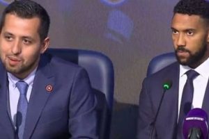 Medipol Başakşehir Gael Clichy'e imza t&ouml;reni d&uuml;zenledi