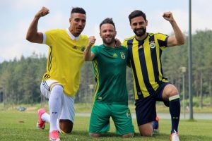 Fenerbah&ccedil;e'nin forma tanıtımı yapıldı