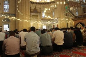 "İmanımız ve ı̇nsanlığımızın ı̇mtı̇hanı: Mültecı̇ler"