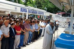 Irak'ta katledilen T&uuml;rkmenler i&ccedil;in Bursa'da gıyab&icirc; cenaze namazı kılındı