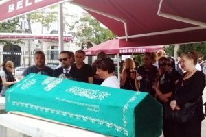Karikat&uuml;rist Galip Tekin son yolculuğuna uğurlandı